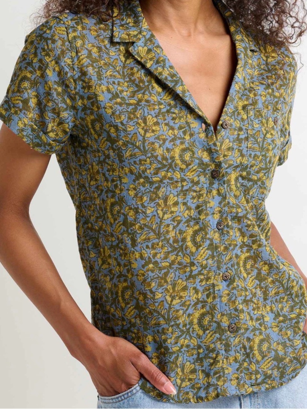 Toad&Co 100% organic cotton Olive and Blue Floral Short-Sleeve Button-Down Shirt